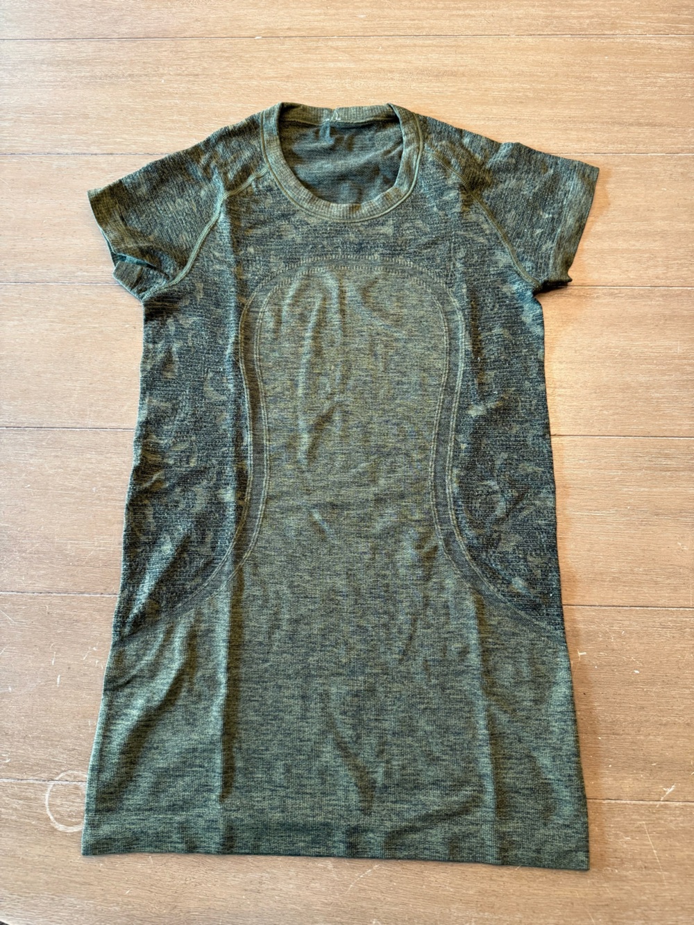 Lululemon Run: Swiftly Tech Short Sleeve - regular length SIZE 6